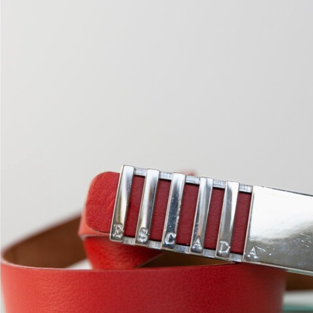90s ESCADA red leather belt with silver buckle S/M